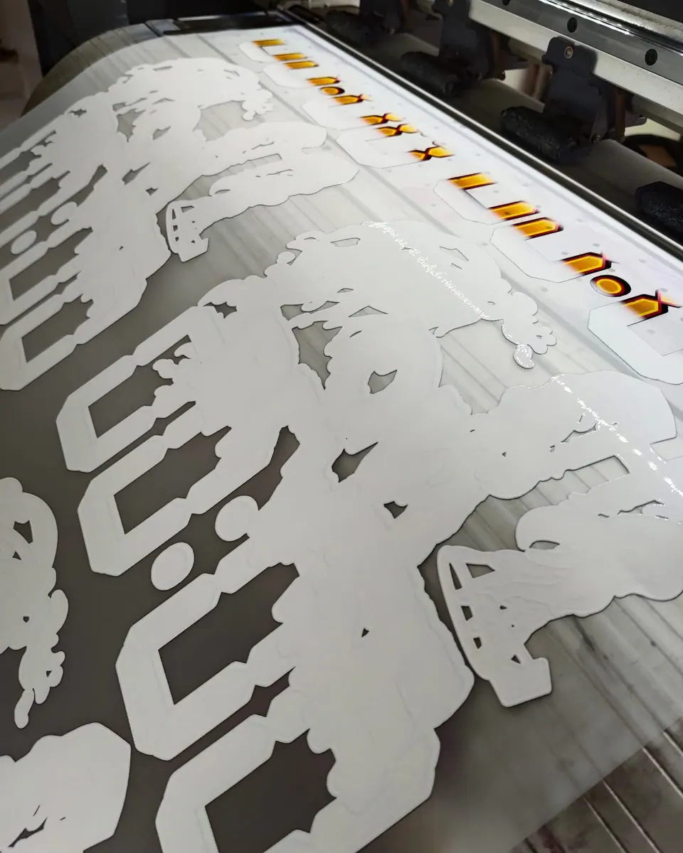 DTF-transfers tijdens productie bij PrintingNest Studio